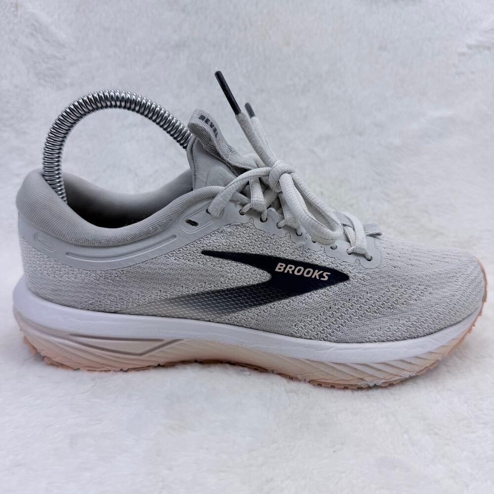 Brooks Revel 7 Womens Running Shoes Oyster White Tropical Peach Size 6.5 Trainer